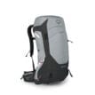Osprey ryggsäck i modellen Stratos 36 i ljusgrå och svart.