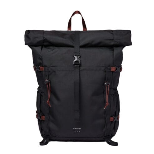 Svart dagstursryggsäck från Sandqvist Forest Hike på 29 liter.