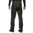 Man som bär Black Diamond Stormline Stretch Full Zip Rain Pants i färgen cypress.
