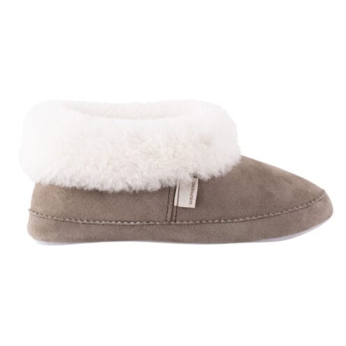 Ankelhög damtoffla från Shepherd Emmy.