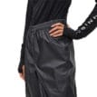 Närbild på Röhnisch Cliff Rain Pants (dam)
