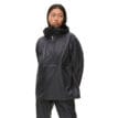 Röhnisch Cliff Rain Jacket (dam) framifrån på modell