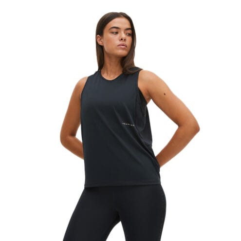 Röhnisch Streamline Tank Top (dam) framifrån på modell