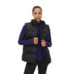 En oknäpptSaint Puffer Vest, Black på en modell framifrån
