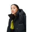 Röhnisch Zoe Down Jacket, Black närbild på loggan