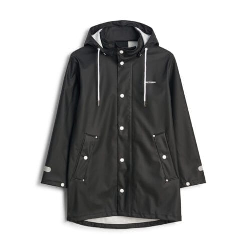 En klassisk och praktisk Tretorn Wings Jr Rainjacket regnjacka (barn/junior) i en svart färg