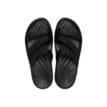 ett par svarta Crocs Getaway Strappy sandaler (dam)