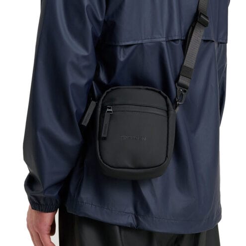 en svart Tretorn Crosspack axelväska (unisex)