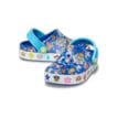 ett par Crocs Paw Patrol Off Court Clog (barn)