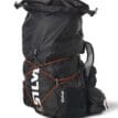 topplock på en Silva Strive Mountain Pack 23+3L ryggsäck med väst (unisex)