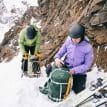 en person använder Osprey Soelden 25 skidryggsäck (unisex)