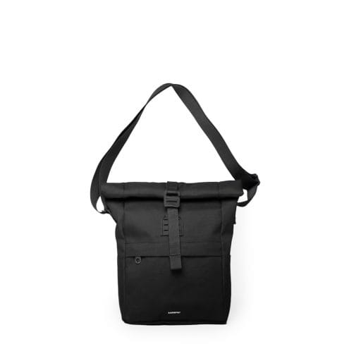 Sandqvist Icon Sacoche axelväska (unisex) i färgen svart