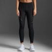 en modell visar 2XU Ignition Shield Compression Tights löpartights (dam) framifrån