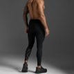 2XU Light Speed Compression Tights träningstights (herr) bakifrån på en modell