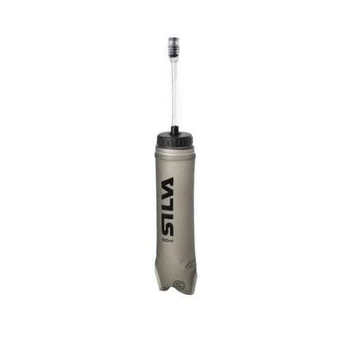 En fylld Silva Soft Flask Straw 500 ml vattenflaska med sugrör