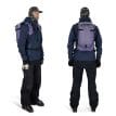 Osprey Firn 18 skidryggsäck (unisex)på en manlig modell