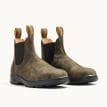 två Blundstone 2056 chelseas (unisex) framifrån